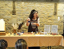 Atelier pédagogique calligraphie au Château de Ranrouët - Agrandir l'image (fenêtre modale)