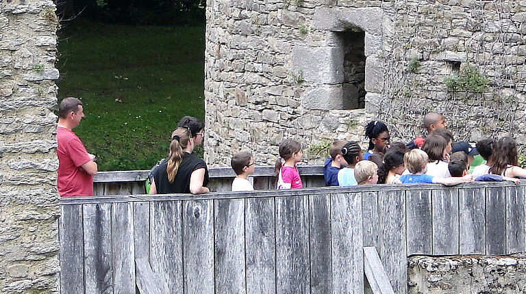 Visite pour les scolaires au Château de Ranrouët